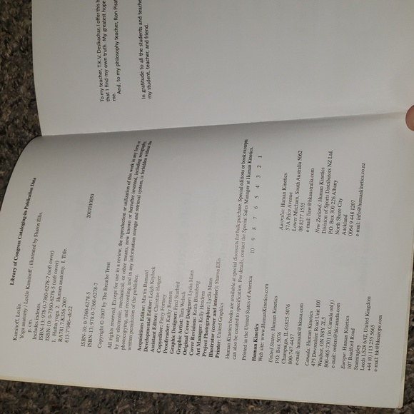 Books - Picture 4 of 9